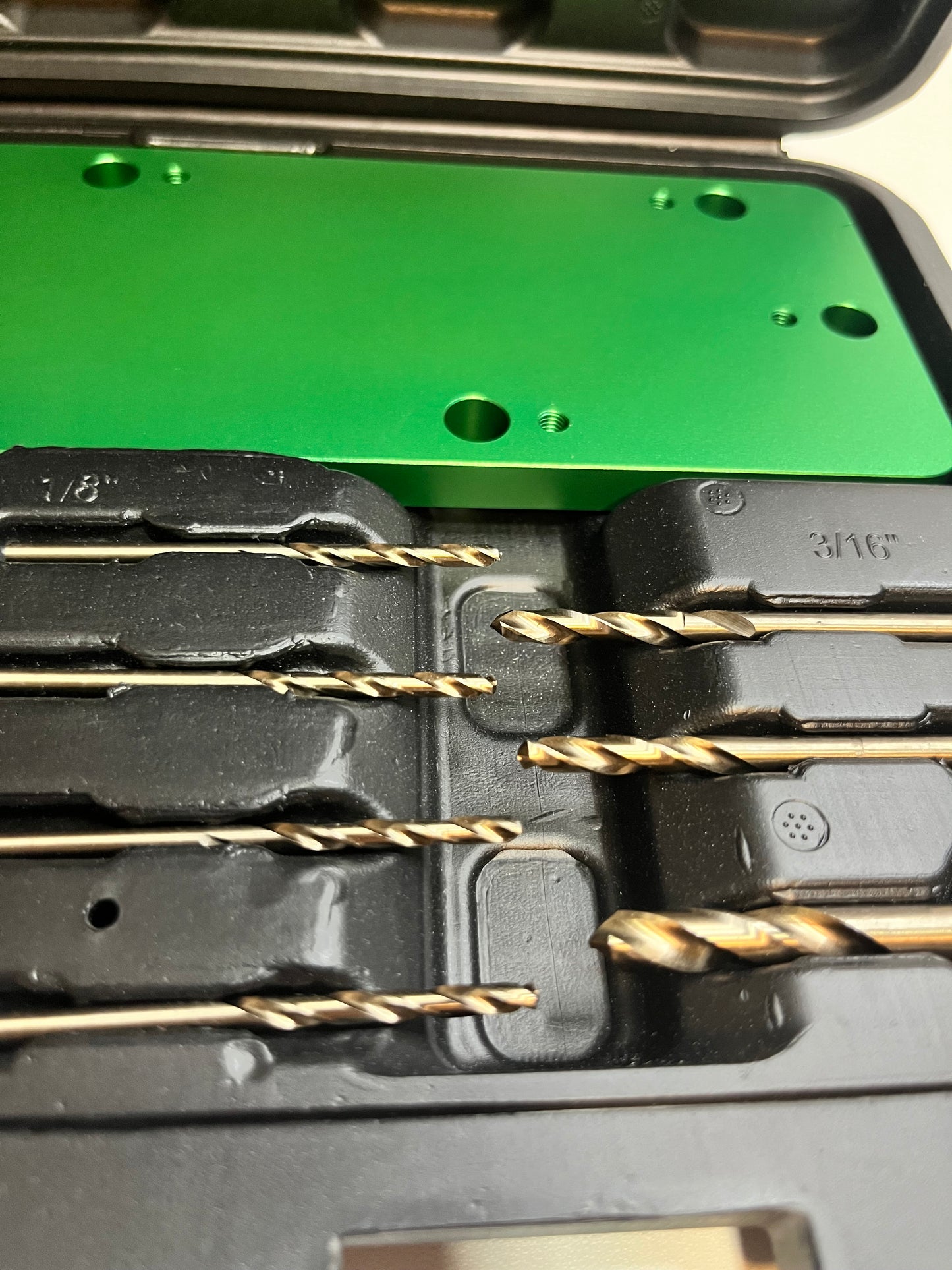 5.7L HEMI Exhaust Manifold Broken Bolt Extractor Tool Kit – Drill Template Repair Set