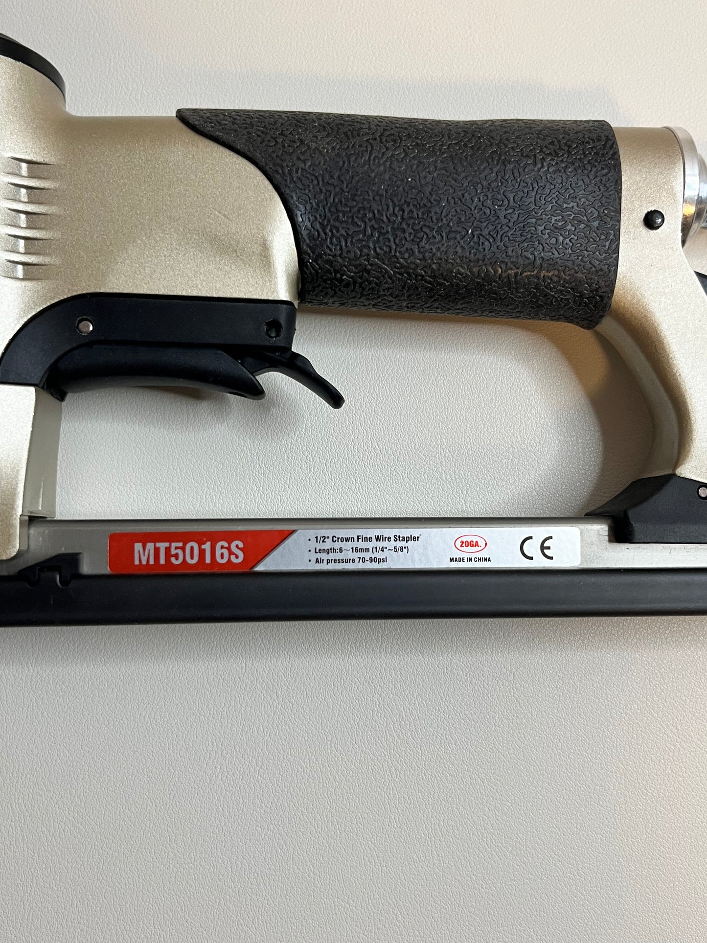 20 Gauge Pneumatic Upholstery Stapler for Woodworking – 1/2" Crown Heavy Duty Air Staple Gun